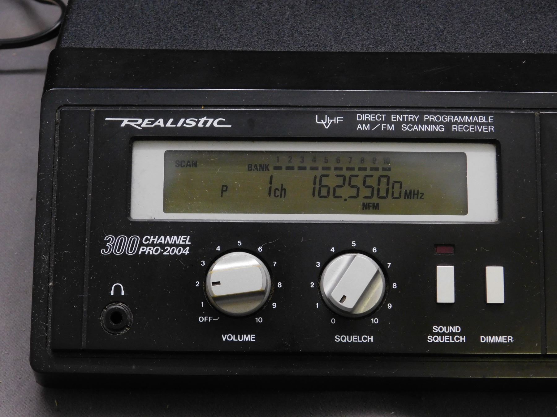 Realistic Pro 2000 Realistic Pro 2004 300 Channel Direct Entry Programmable Scanner.