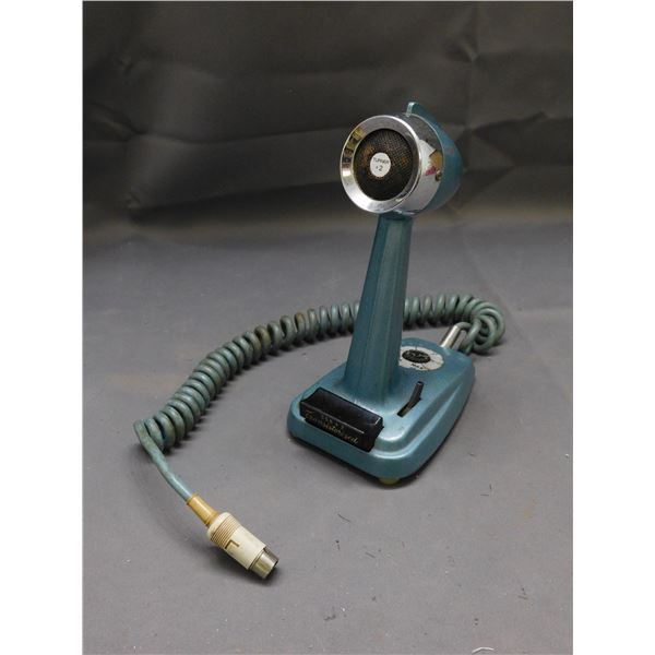 Vintage Turner +2 SSB Transistorized Base Microphone.