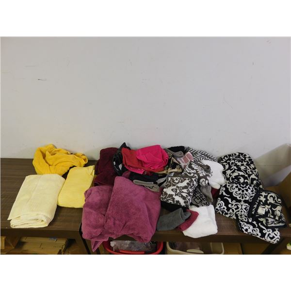 Lot of Laundered Towels & Wash Cloths