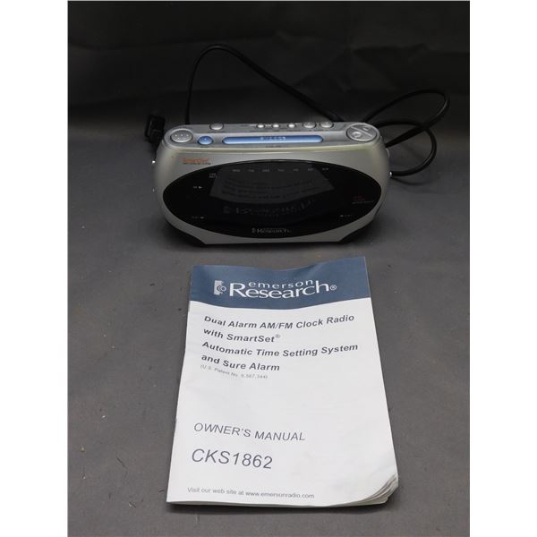 Emerson Dual Alarm AM FM Clock Radio CKS1862