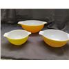 Image 2 : Lot of 3 Pyrex Cinderella Mixing Bowls