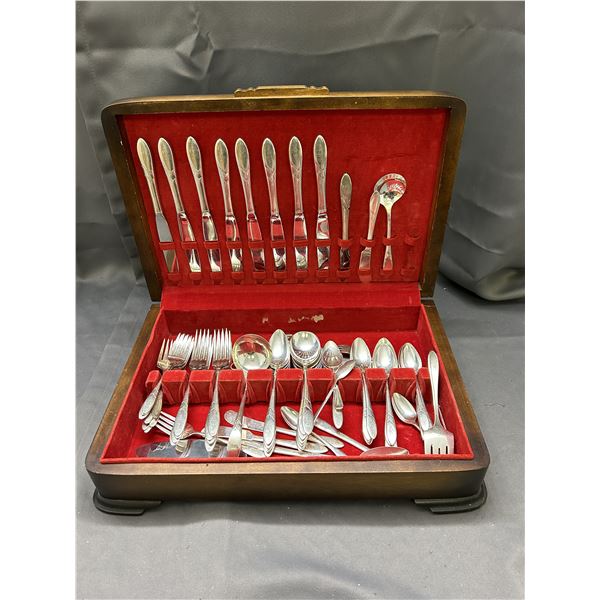 Deluxe Debonair Cutlery Set w Box