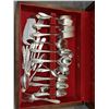 Image 2 : Deluxe Debonair Cutlery Set w Box