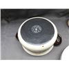 Image 8 : Lot of 3 Chefmate Spain Pan, Pot w Lid and Large Crock Pot w Handles Bakeware Cookware