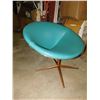 Image 2 : Blue MCM Mid Century Modern Vinyl Round Lounge Chair