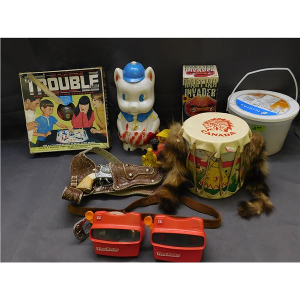 Lot of 8 Vintage Assorted Toys Knick Knacks Viewmaster, Drum, Toy Gun, Piggy Bank, Trouble, Etc