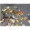 Image 5 : Lot of Assorted Pins Travel, Souvenir