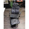 Image 2 : Leather Lounge Chair with Foot Stool
