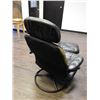 Image 3 : Leather Lounge Chair with Foot Stool