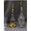 Image 2 : Lot of 2 Decanters and 10 Glasses Etched / Gold Rim