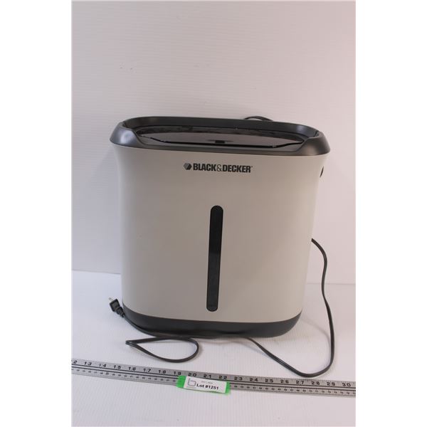 Black & Decker 6-Sheet Crosscut Shredder - Works