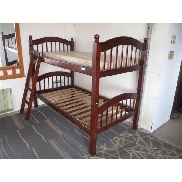 Bunkbed w/Side Rails & Ladder (80"x42.5"x48" high)