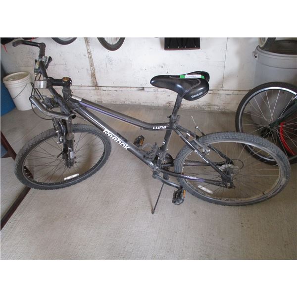 Ladies Reebok Luna 21 Speed Mountain Bicycle, Bull Horn Grips, Front Shocks