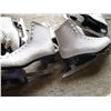 Image 4 : (4 pr) Figure Skates - Size 9