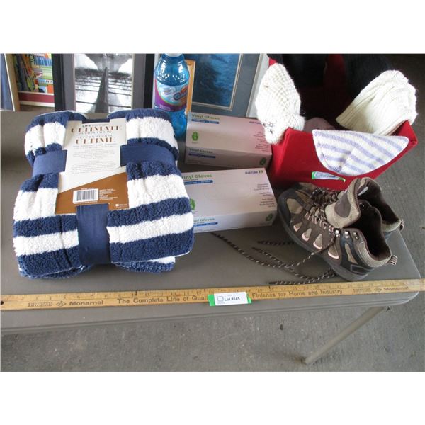 Sherpa/Fleece Throw Blanket, (2 Boxes) Powder Free Latex Gloves - Size Small, Ladies Hikers (Size 7)