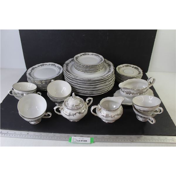 Belcrest - Royal Barvarian 41 Piece China Set