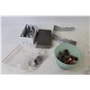 Image 6 : Marrettes - Sanding Sponge - Bolts - Screws - Electrical Box - 3 1/2" Nails - Misc. Hardware