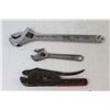 Image 6 : (2) Tape measures, (6) Pliers, (3) Wrenches