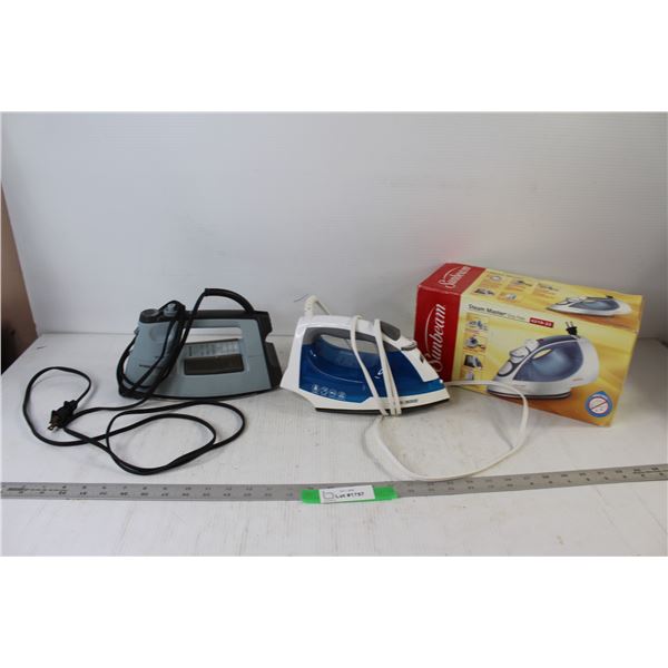 (2) Black and Decker Iron Steam Masters - tested Powers on, Sunbeam Iron Steam masters