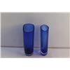 Image 5 : (2) Blue Glass Vases