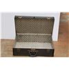 Image 4 : *Vintage Metal Suitcase 28'' x 9''