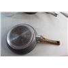 Image 8 : (2) Pots 8'' & 7'', Frying Pan and Salad Spinner