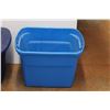 Image 2 : *(2) Sterlite Totes 23'' x 16''