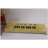 Image 3 : Lloyd's Keyboard - Untested & Mini Locking Cabinet w/Keys