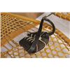 Image 4 : *Pair of Vintage Snowshoes w/ Harness 14'' x 47''