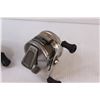 Image 2 : (2) Fishing Reels: Zebco & The Hawg