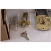 Image 3 : Kwikset Door Lock Set - Appears New, as is
