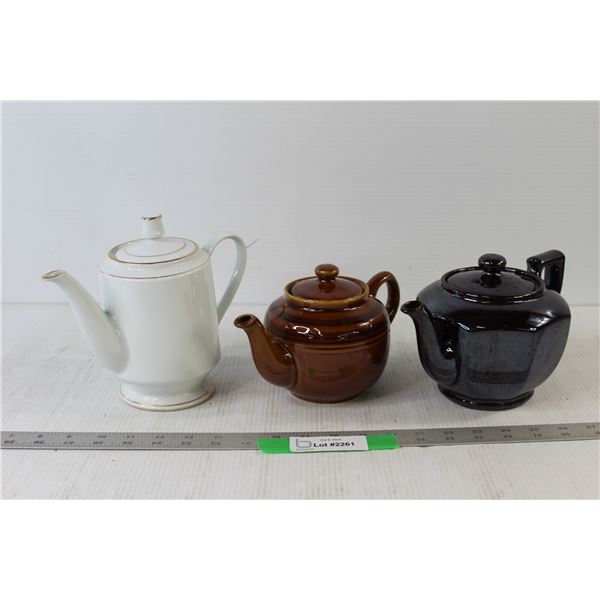 (3) Teapots