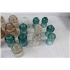 Image 3 : (19) Glass Insulators