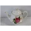 Image 7 : (2) Teapots, (3) Sugar Dishes and (2) Creams