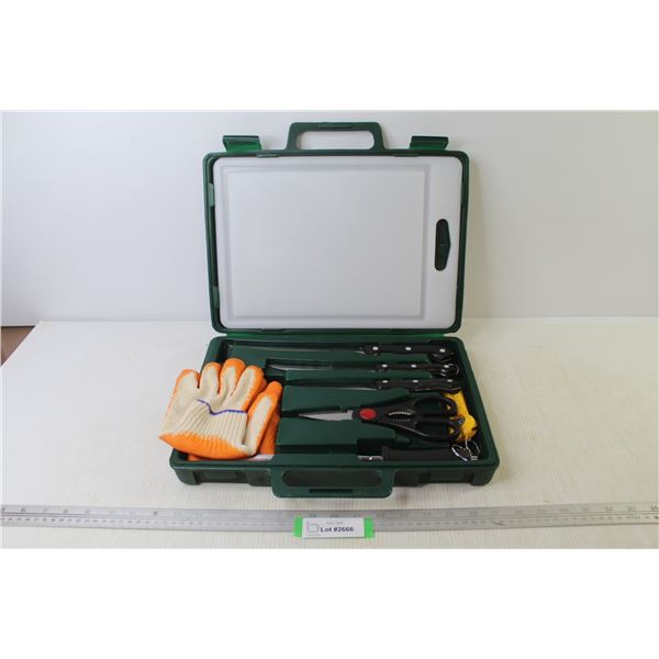 Ducks Unlimited Knife Set w/Cutting Board in Case