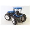 Image 3 : Die Cast New Holland TV140 - 1/16th Scale