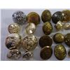 Image 4 : (33) Canadian WW1 and WW2 Military Buttons