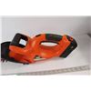 Image 4 : Black and Decker Hedgehog Cordless Hedge Trimmer - As Is