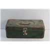 Image 5 : Vintage Metal Fishing Box with Accessories