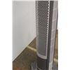 Image 4 : * Seville Oscillating Tower Fan - Powers on, As is - 42" Tall