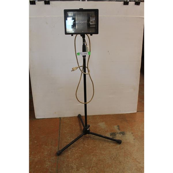 * Standing Work Light - 45" Tall As Is