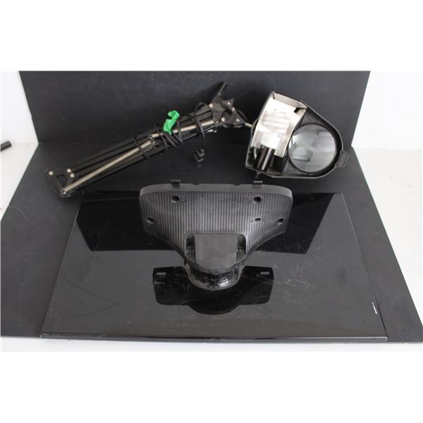 TV Stand - Extendable Light w/Magnifying Glass (working - mounts on hole)