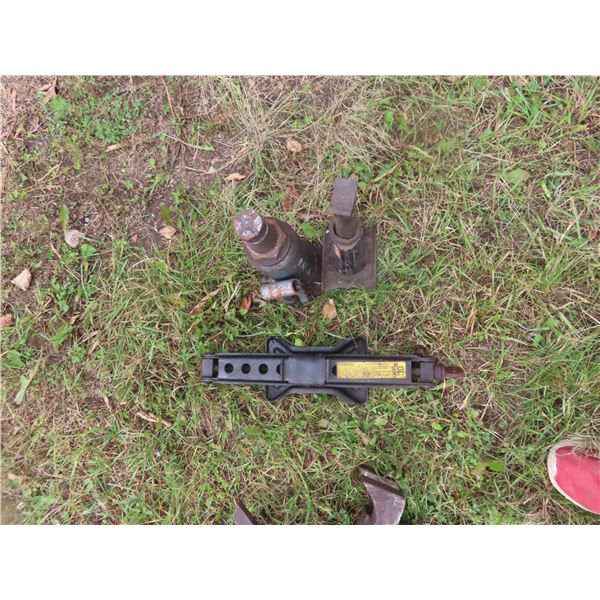 2 bottle jacks 1 car jack