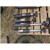 Image 2 : 4 hydraulic rams