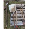 Image 2 : 3 shovels