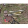 Image 2 : 3 spades, 1 grain shovel