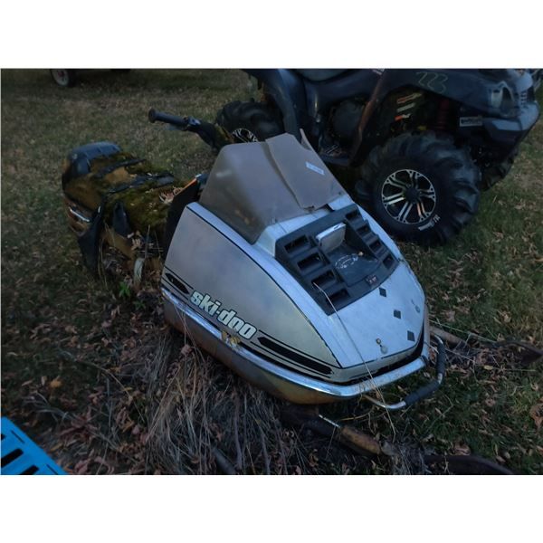 1972 ski-doo snowmobile for project or parts