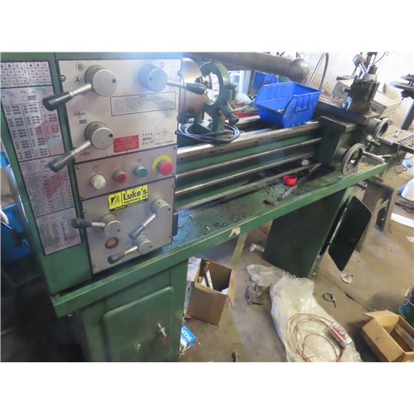 metal lathe TD1240E with all accessories - looks to be complete