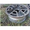 Image 2 : two ford rims 5x5.5