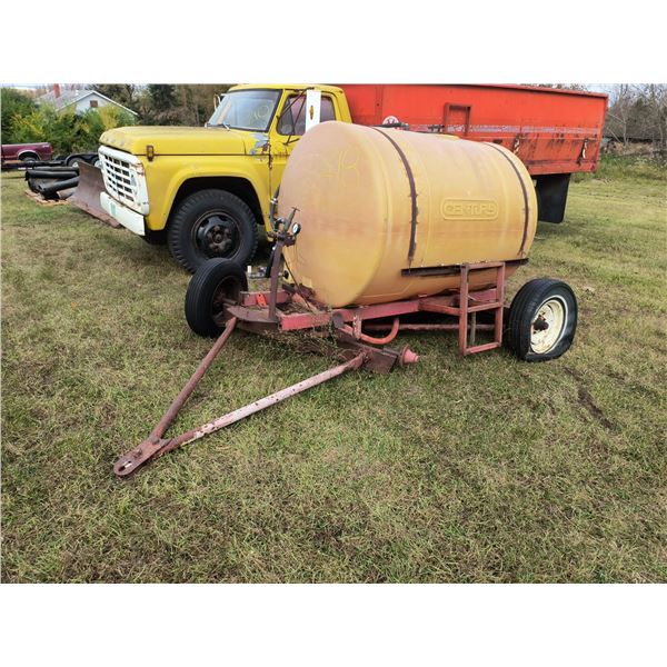 500G fertilizer tank on damaged trailer